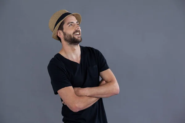 Man in black t-shirt and fedora — Stock Photo, Image