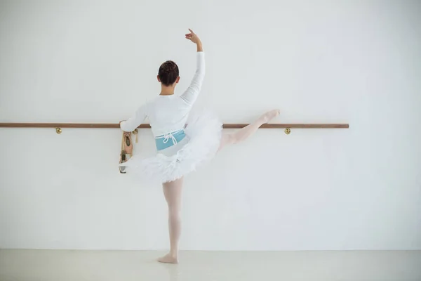Praktikující balet tanec baletka — Stock fotografie