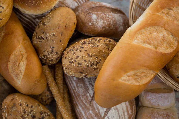 Close-up van verscheidenheid van brood — Stockfoto