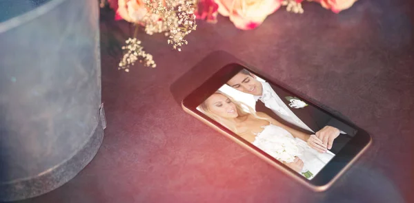 Pareja casada con anillos de boda — Foto de Stock