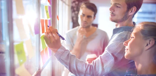 Jóvenes empresarios creativos — Foto de Stock