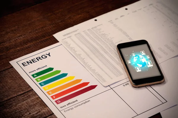 Calificación de eficiencia energética y teléfono — Foto de Stock