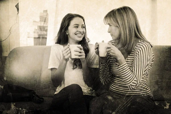 Mother and daughter drinking tea — Stock Photo, Image
