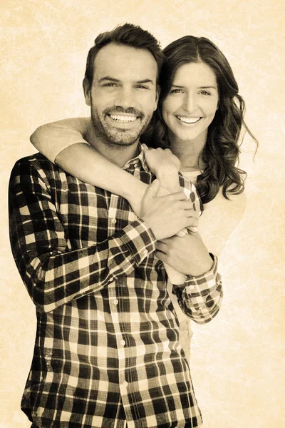 Portrait de jeune couple souriant — Photo