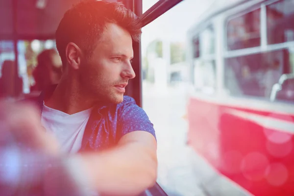 Close up van man reizen in bus — Stockfoto
