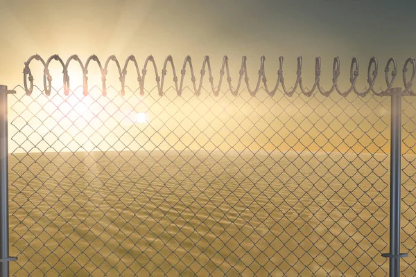 Chainlink забор на белом фоне — стоковое фото