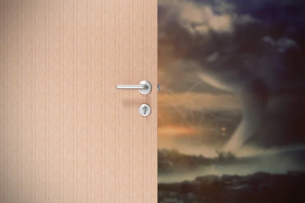 Öppna dörren med dörrhandtaget — Stockfoto