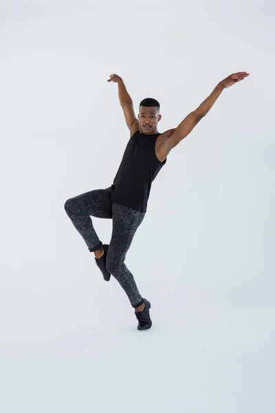 练习舞蹈的舞者的肖像 — 图库照片