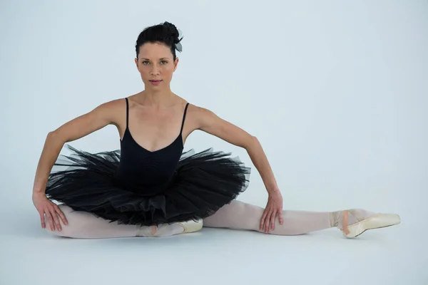 Portrait of ballerina practising ballet dance — Stock Photo, Image