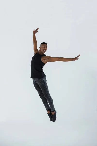 Танцюрист практикуючих танцю — стокове фото