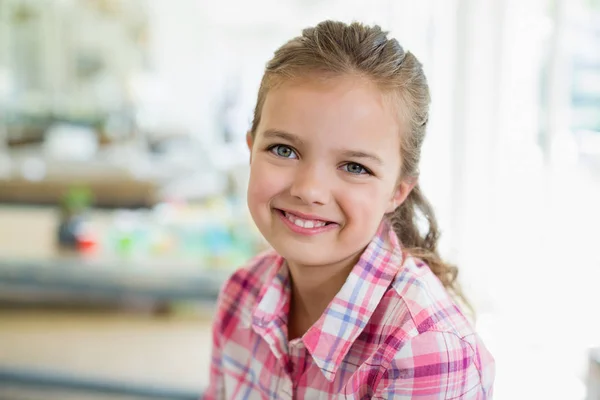 Portrait of cute smiling girl — Stock Photo, Image
