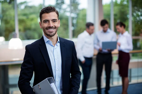 Ejecutivo de negocios masculino en el centro de conferencias —  Fotos de Stock