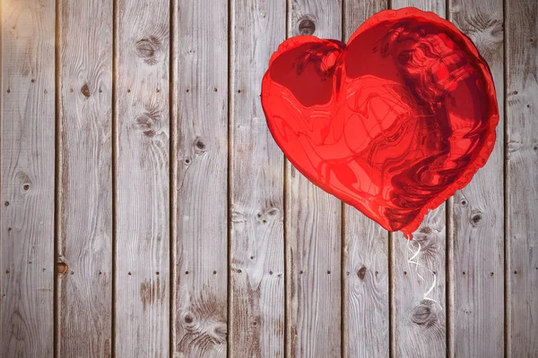 Globo rojo del corazón — Foto de Stock