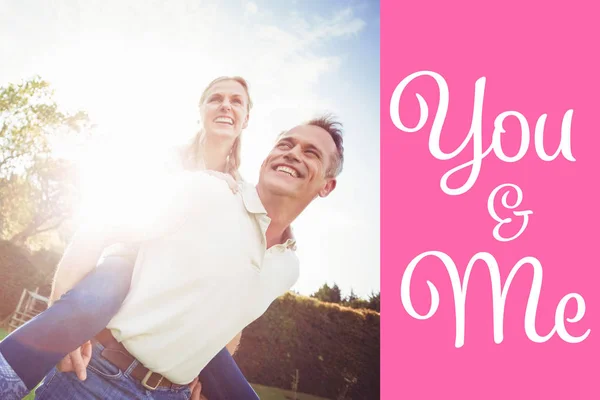 Couple against pink background — Stock Photo, Image