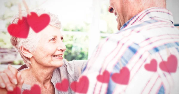 Herzen hängen an einer Schnur — Stockfoto