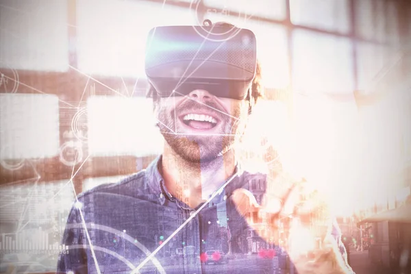 Företagsledare som använder virtuell verklighet headset — Stockfoto