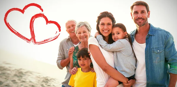 Ritratto di famiglia in spiaggia — Foto Stock