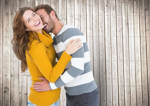 Coppia romantica coccolarsi a vicenda — Foto Stock