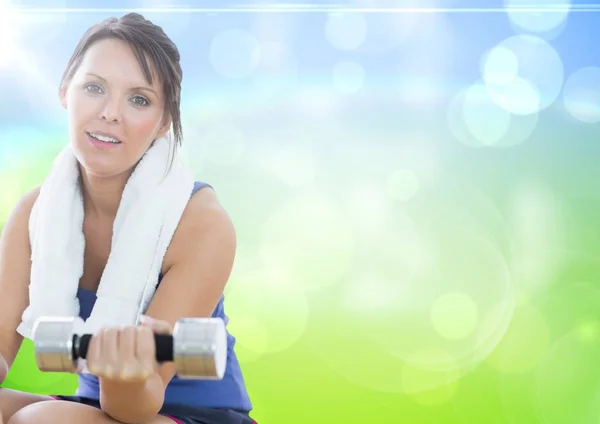 Woman lifting weights — Stock Photo, Image