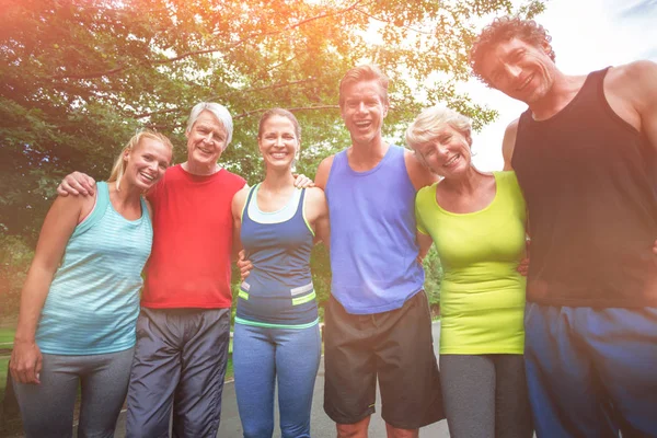 Portret van marathon atleten poseren — Stockfoto