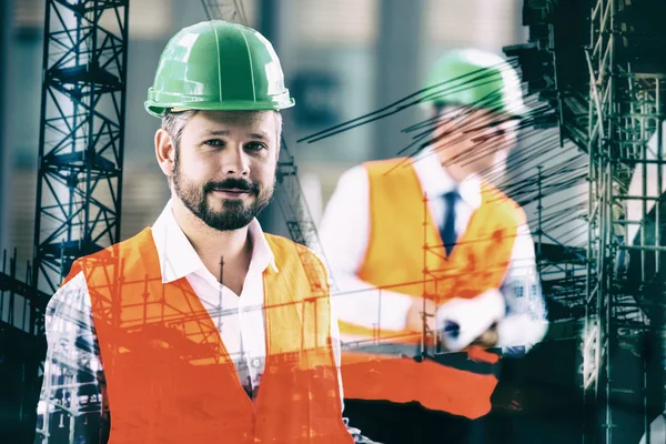 Mannen op het opbouwen van de bouwplaats — Stockfoto