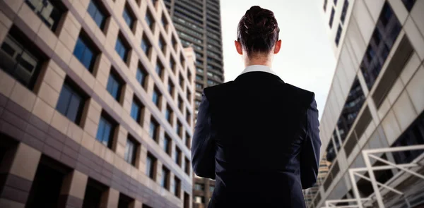 白い背景に立っている実業家の合成画像 — ストック写真