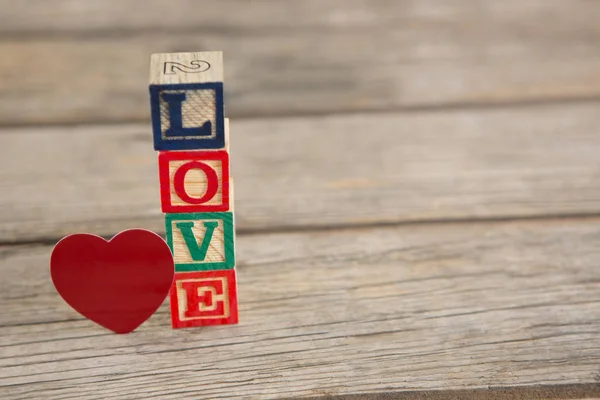 Blocos exibindo mensagem de amor — Fotografia de Stock