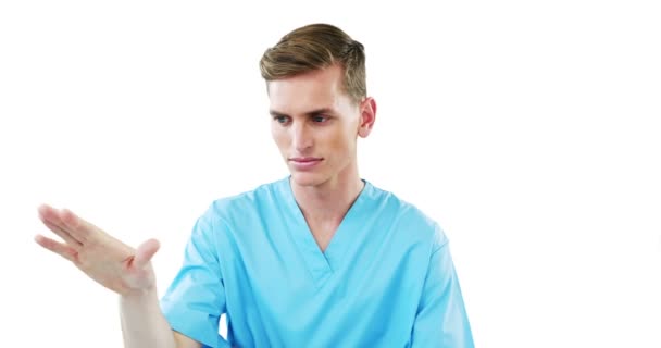 Chirurgien utilisant l'écran numérique — Video