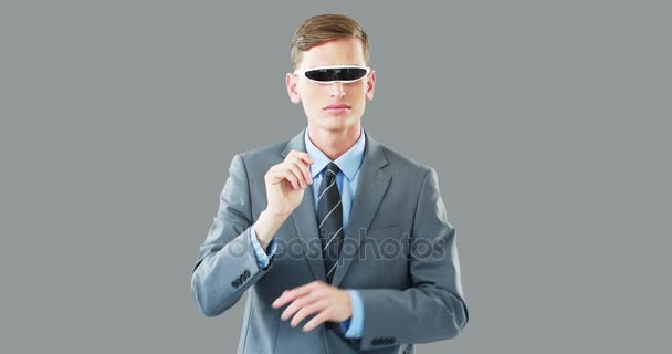 虚拟视频眼镜的商人 — 图库视频影像