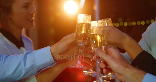 Businesspeople toasting glasses of champagne — Stock Video