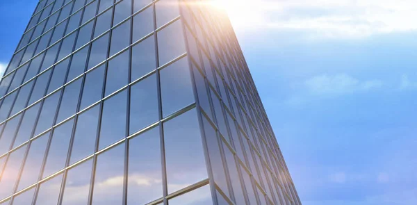 Immeuble de bureaux contre vue sur ciel bleu — Photo