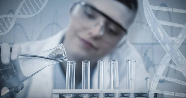 Female scientist researching in experiment — Stock Photo, Image