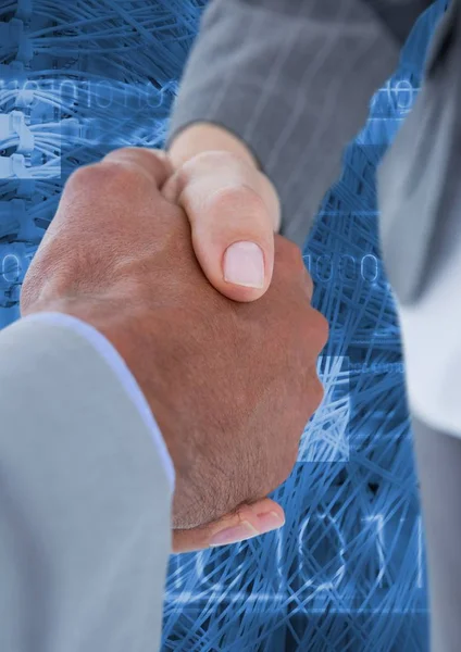 Close-up de empresários apertando as mãos — Fotografia de Stock
