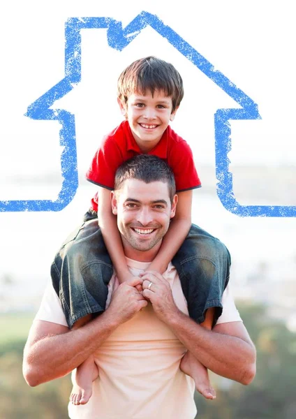 Otec, přepravující syna na jeho ramenou s tvarem domu — Stock fotografie