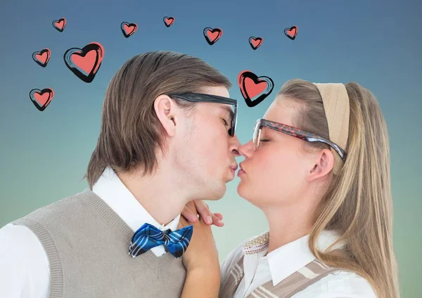 Pareja besándose con el corazón —  Fotos de Stock