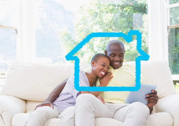 Home contorno con coppia utilizzando tablet a casa — Foto Stock