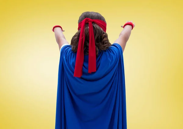 Dívka na sobě kostým superhrdina — Stock fotografie