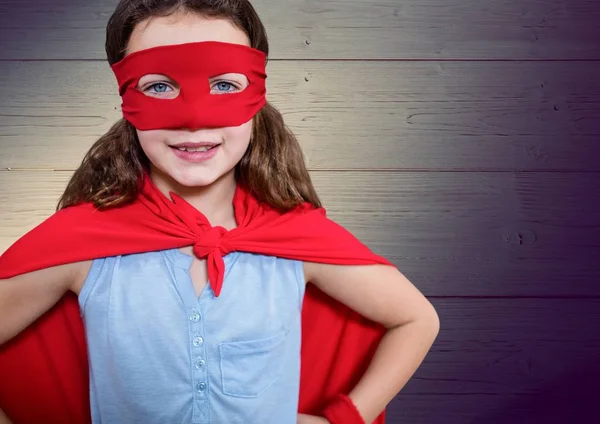 Petite fille en costume de super-héros — Photo