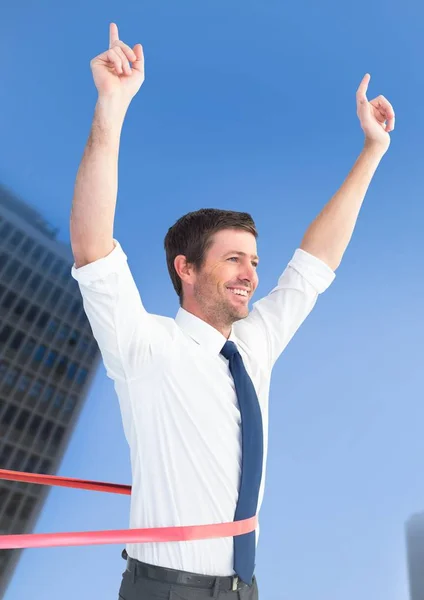 Empresario celebrando en la línea de meta — Foto de Stock