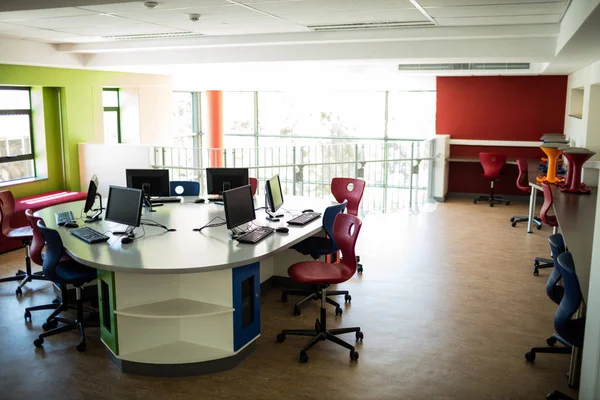 Empty computer class — Stock Photo, Image