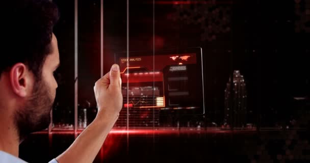 Man met futuristische digitale tablet — Stockvideo