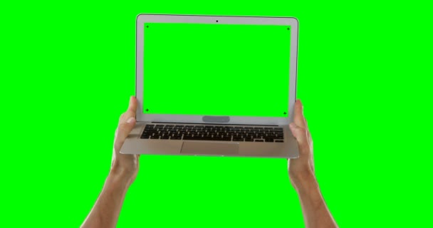 Mãos segurando laptop — Vídeo de Stock