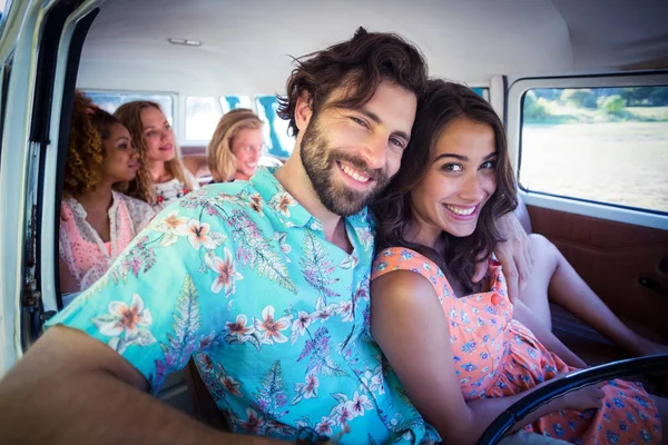 Par som reser i husbil — Stockfoto