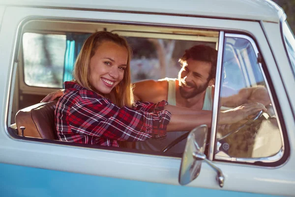 Couple travelling in campervan — Stock Photo, Image