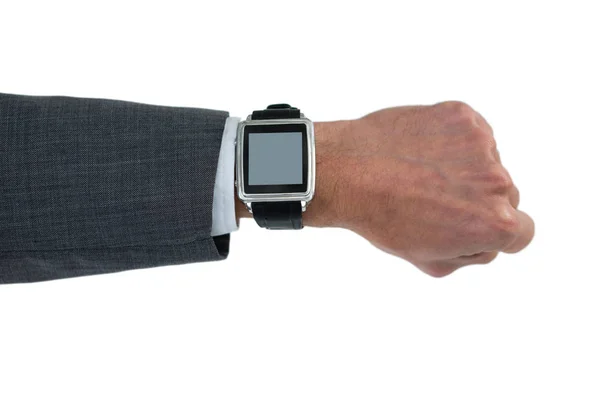 Hand van zakenman dragen van slimme horloge — Stockfoto