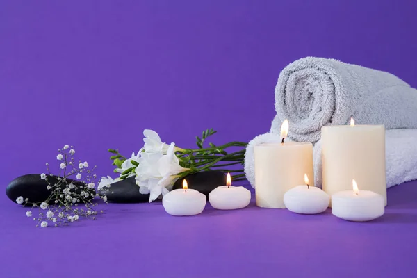 Spa accessories on purple background — Stock Photo, Image