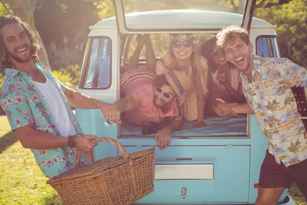 Group of friends having fun at music festival — Stock Photo, Image