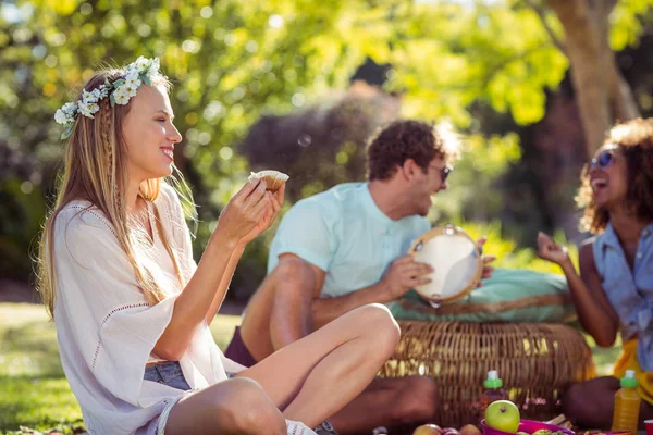 Woman having fun in park — Stock Photo, Image