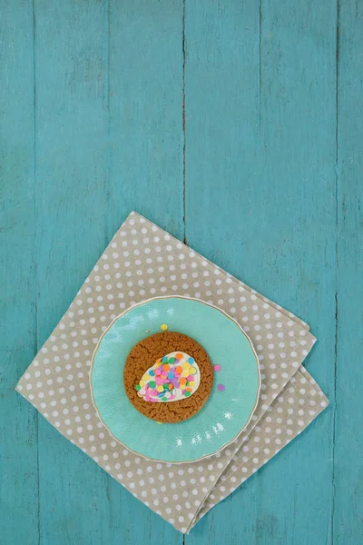 Galleta con varias confiterías en plato — Foto de Stock