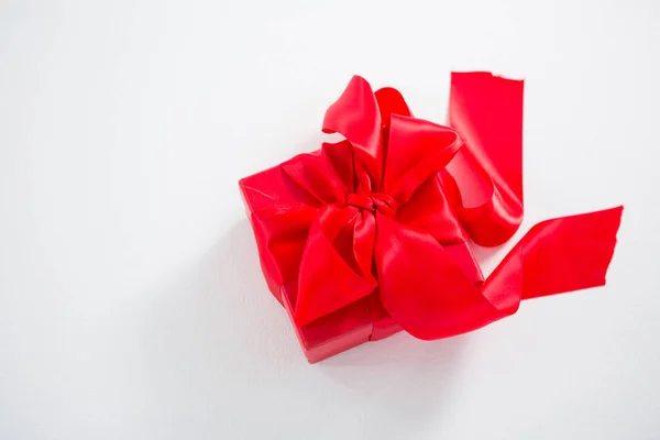 Close-up de caixa de presente vermelho — Fotografia de Stock